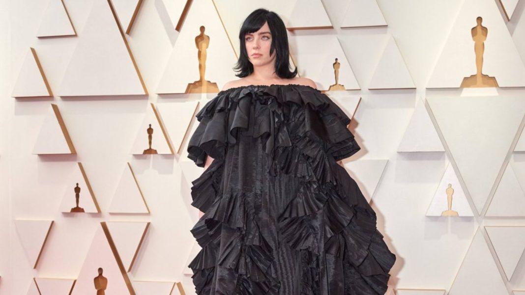 nach-kritik-am-oscar-outfit:-billie-eilish-hat-schlagfertige-antwort-parat nach-kritik-am-oscar-outfit:-billie-eilish-hat-schlagfertige-antwort-parat