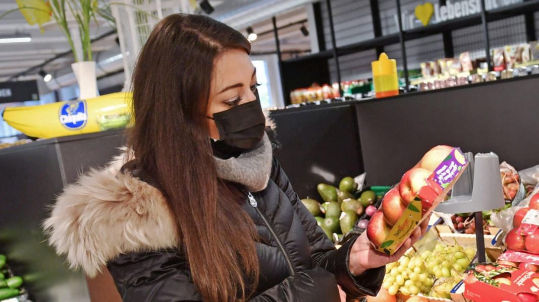 jeder-entscheidet-selbst:-mit-oder-ohne-maske-in-den-supermarkt?-was-wissenschaftler-jetzt-raten jeder-entscheidet-selbst:-mit-oder-ohne-maske-in-den-supermarkt?-was-wissenschaftler-jetzt-raten