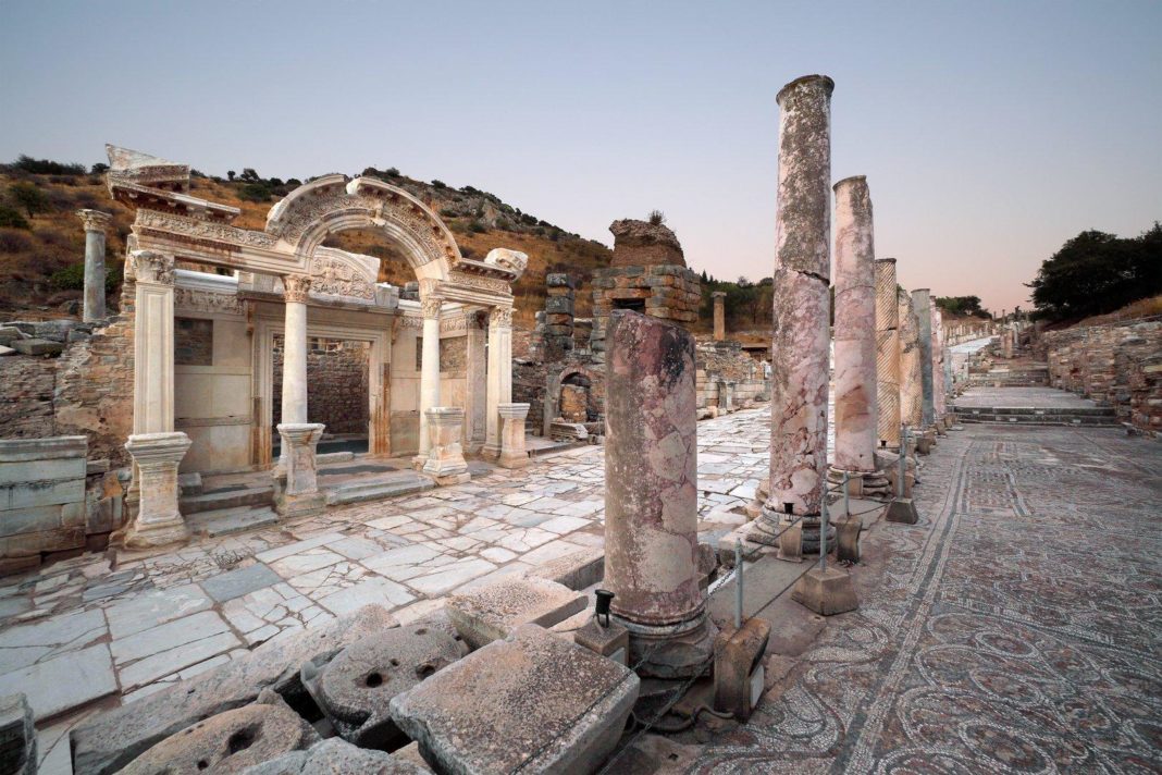 wie-heimische-archaeologen-die-grabungspause-in-ephesos-genutzt-haben