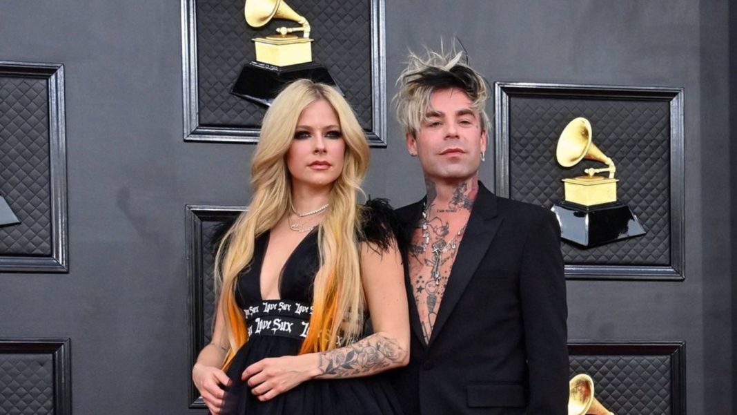 wieder-ein-punk-rocker:-avril-lavigne:-alle-guten-dinge-sind-drei-–-es-folgt-die-dritte-verlobung-mit-37-jahren wieder-ein-punk-rocker:-avril-lavigne:-alle-guten-dinge-sind-drei-–-es-folgt-die-dritte-verlobung-mit-37-jahren