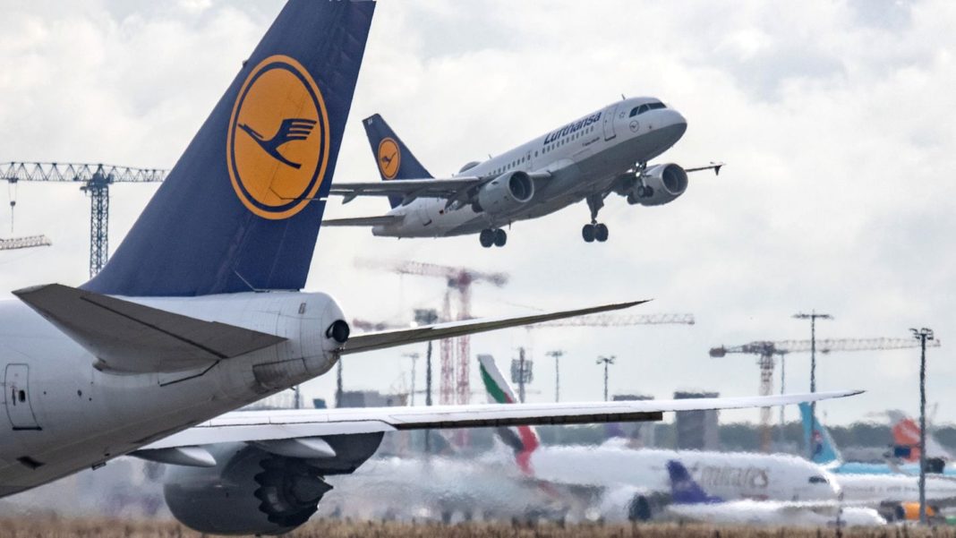 beginn-der-osterreisewelle:-frankfurter-flughafen-wird-zum-nadeloehr:-airlines-muessen-vor-ostern-fluege-streichen beginn-der-osterreisewelle:-frankfurter-flughafen-wird-zum-nadeloehr:-airlines-muessen-vor-ostern-fluege-streichen