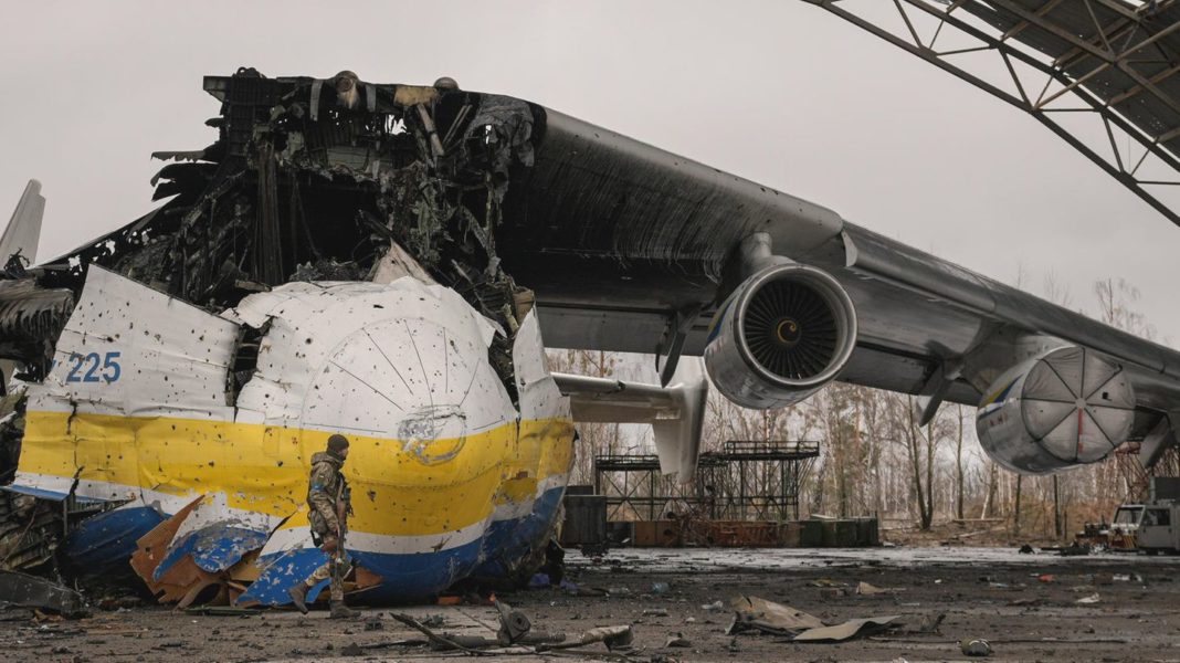 bilder-der-zerstoerung:-antonow-an-225:-was-von-dem-einst-groessten-flugzeug-der-welt-uebrig-blieb bilder-der-zerstoerung:-antonow-an-225:-was-von-dem-einst-groessten-flugzeug-der-welt-uebrig-blieb