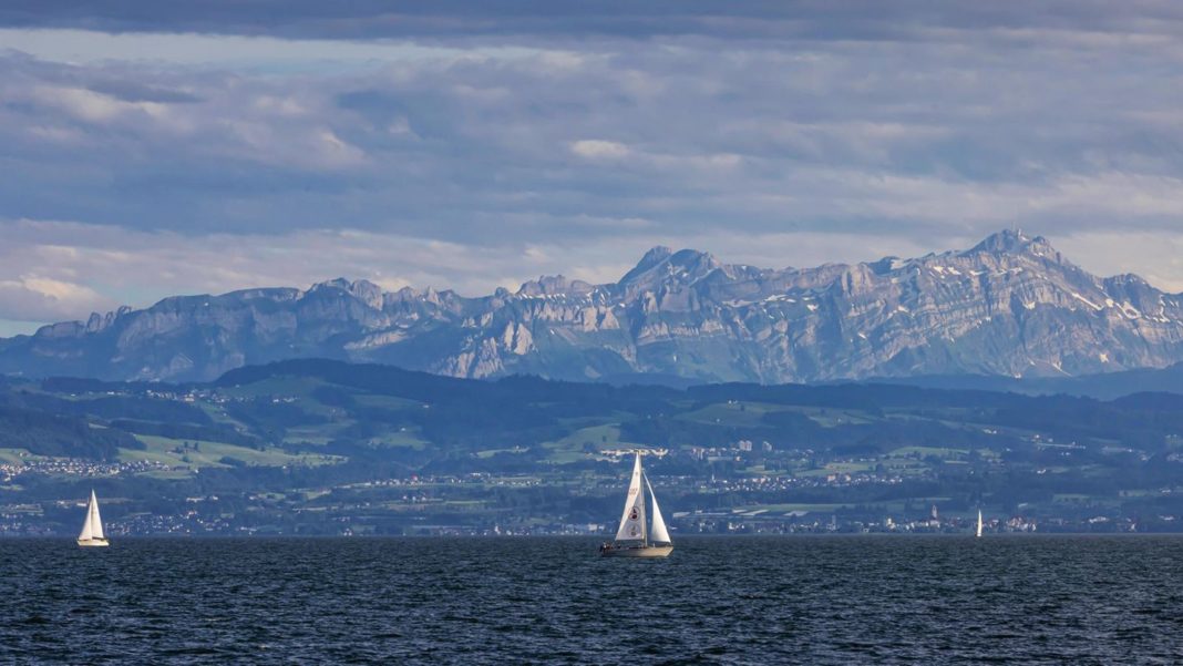 schoene-staedte,-klares-wasser:-drei-laender,-ein-see-und-die-berge-im-blick-–-was-den-bodensee-so-besonders-macht