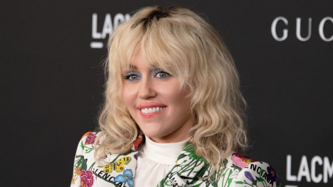 miley-cyrus-und-maxx-morando:-bilder-bestaetigen-erstmals-die-liebesgeruechte miley-cyrus-und-maxx-morando:-bilder-bestaetigen-erstmals-die-liebesgeruechte