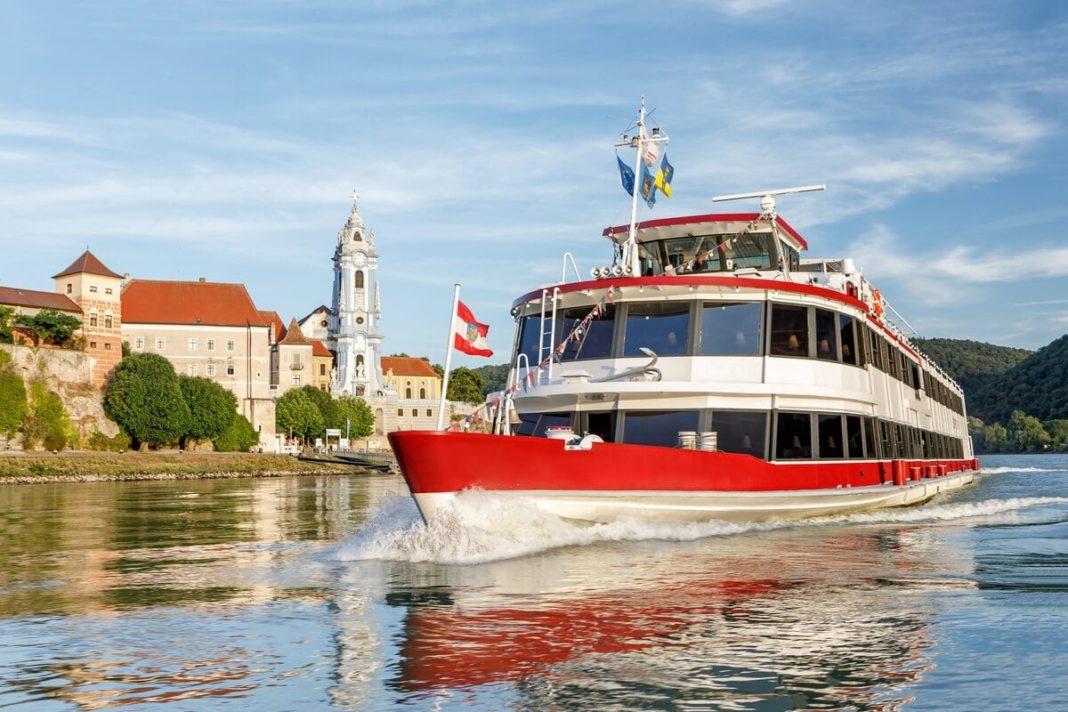 ddsg-nimmt-touristische-donau-fahrten-wieder-auf ddsg-nimmt-touristische-donau-fahrten-wieder-auf