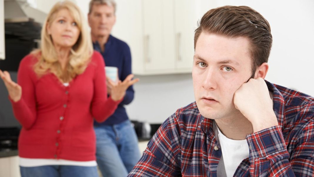 osterbesuch-bei-der-familie:-psychologin-erklaert:-warum-uns-ausgerechnet-unsere-eltern-so-sehr-nerven