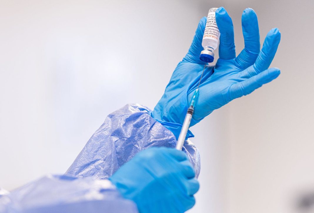 zwei-chinesische-omikron-impfstoffe-fuer-klinische-pruefung-genehmigt