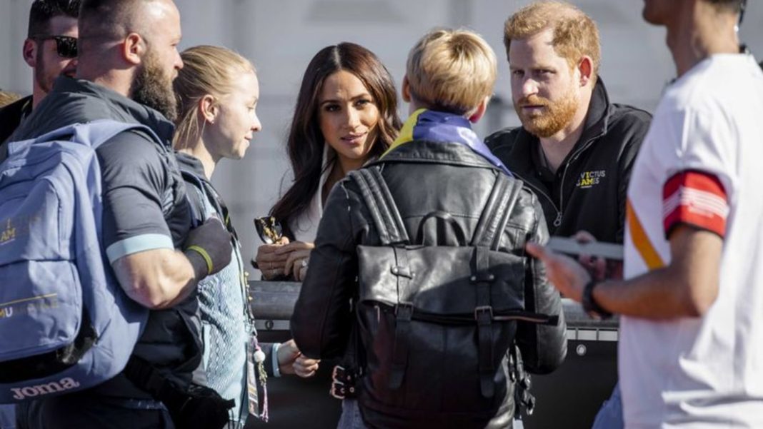 royals:-invictus-games:-prinz-harry-zollt-ukraine-team-respekt royals:-invictus-games:-prinz-harry-zollt-ukraine-team-respekt