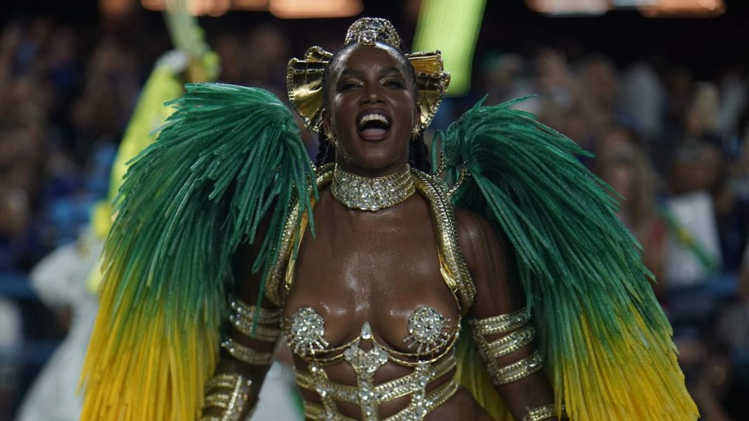 nach-zwei-jahren-pause:-rio-feiert-mit-viel-farbe-und-nackter-haut-endlich-wieder-karneval nach-zwei-jahren-pause:-rio-feiert-mit-viel-farbe-und-nackter-haut-endlich-wieder-karneval