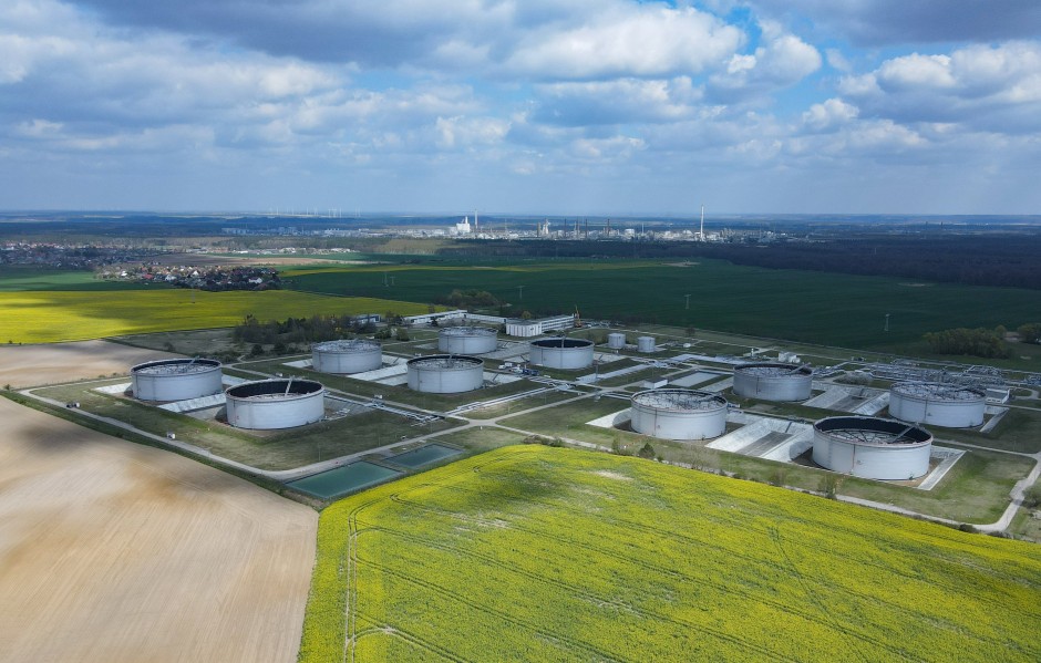 notfalls-enteignen:-bundestag-debattiert-ueber-rosneft-raffinerie notfalls-enteignen:-bundestag-debattiert-ueber-rosneft-raffinerie