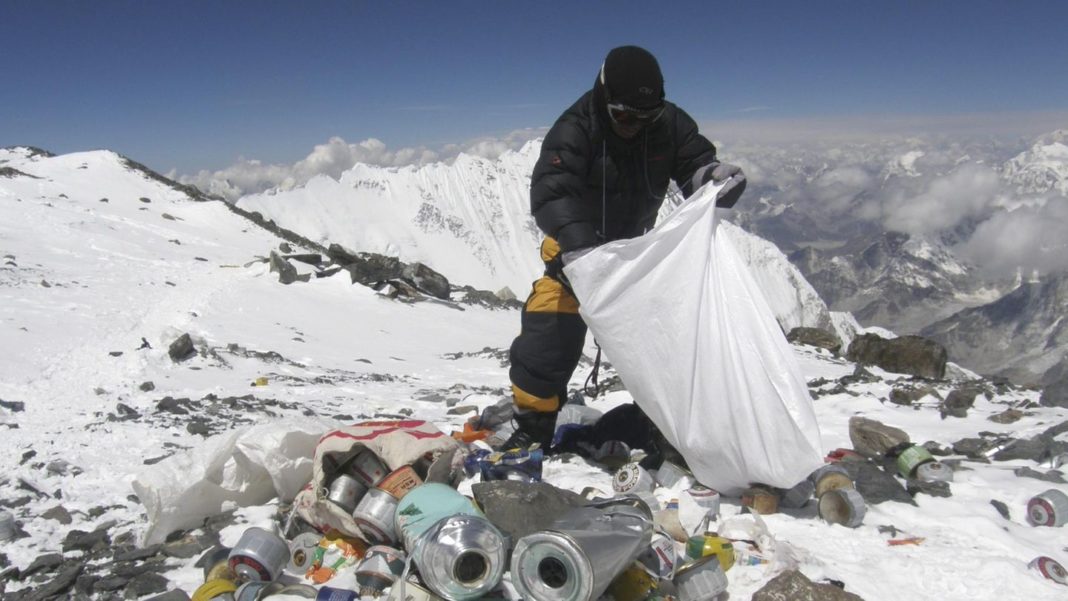 8849-meter:-der-mount-everest-verkommt-zur-hoechsten-muellhalde-der-welt 8849-meter:-der-mount-everest-verkommt-zur-hoechsten-muellhalde-der-welt