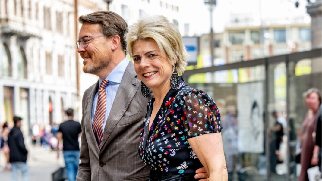 prinzessin-laurentien:-prinzessin-laurentien-tanzt-modisch-aus-der-reihe prinzessin-laurentien:-prinzessin-laurentien-tanzt-modisch-aus-der-reihe