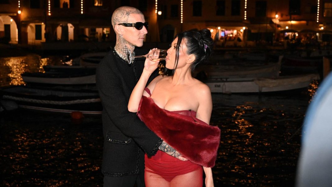 kardashians-kapern-italien:-die-mega-hochzeit-von-kourtney-kardashian-und-travis-barker-ist-in-vollem-gange kardashians-kapern-italien:-die-mega-hochzeit-von-kourtney-kardashian-und-travis-barker-ist-in-vollem-gange