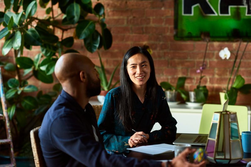 zwei-tech-unternehmen-drehen-den-recruiting-prozess-um-und-lassen-die-bewerber-die-fragen-stellen zwei-tech-unternehmen-drehen-den-recruiting-prozess-um-und-lassen-die-bewerber-die-fragen-stellen