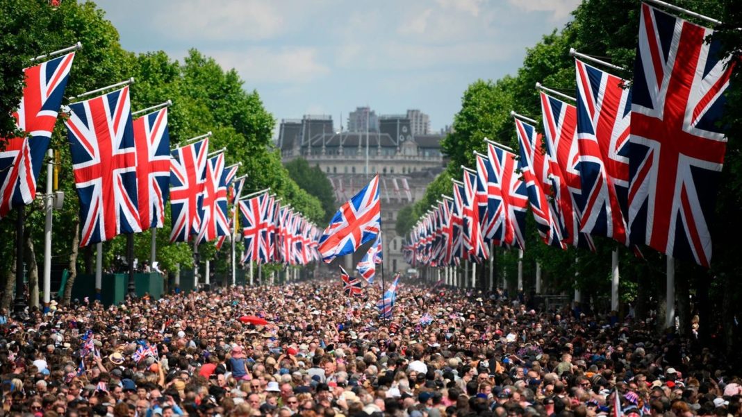 aktuelle-umfrage:-monarchie-immer-unbeliebter:-mehrheit-der-briten-hat-kein-interesse-an-thronjubilaeum