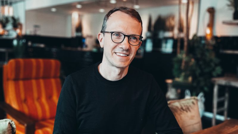 „ein-algorithmus-wird-nie-die-entscheidung-fuer-einen-job-treffen“:-stepstone-ceo-sebastian-dettmers-ueber-recruiting,-mitarbeiterbindung-und-welche-rolle-das-matching-spielt „ein-algorithmus-wird-nie-die-entscheidung-fuer-einen-job-treffen“:-stepstone-ceo-sebastian-dettmers-ueber-recruiting,-mitarbeiterbindung-und-welche-rolle-das-matching-spielt