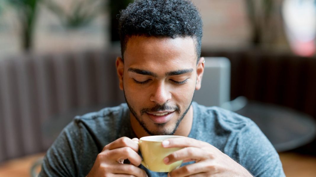 studie:-wer-seinen-kaffee-auf-diese-weise-trinkt,-koennte-ein-geringeres-sterberisiko-haben studie:-wer-seinen-kaffee-auf-diese-weise-trinkt,-koennte-ein-geringeres-sterberisiko-haben