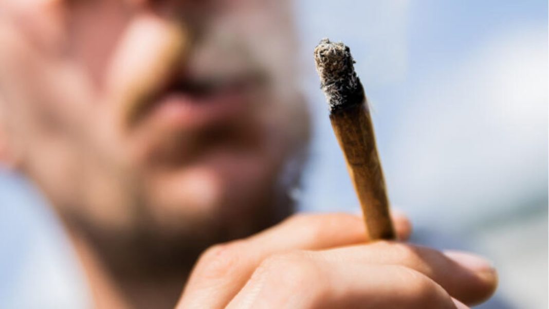 drogenpolitik:-“alkohol-ist-die-viel-gefaehrlichere-droge”-–-psychotherapeuten-fuer-legalisierung-von-cannabis
