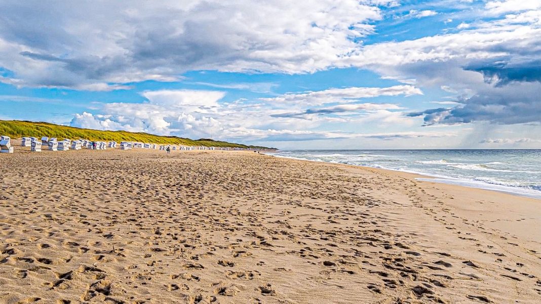 urlaub-in-der-heimat:-reiseportal-nutzer-haben-gewaehlt:-das-ist-der-schoenste-strand-deutschlands urlaub-in-der-heimat:-reiseportal-nutzer-haben-gewaehlt:-das-ist-der-schoenste-strand-deutschlands