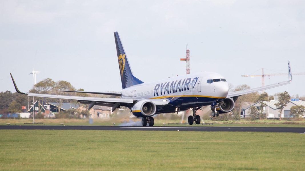 fuer-“menschenwuerdige-arbeitsbedingungen”:-zum-ferienbeginn-–-ryanair-mitarbeiter-in-spanien-zum-streik-aufgerufen fuer-“menschenwuerdige-arbeitsbedingungen”:-zum-ferienbeginn-–-ryanair-mitarbeiter-in-spanien-zum-streik-aufgerufen