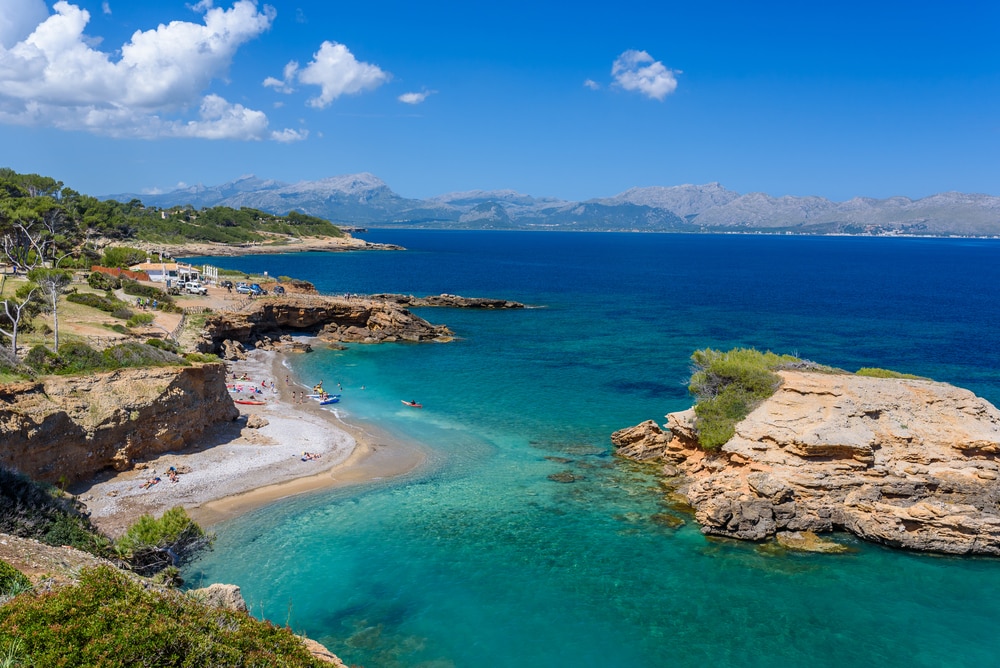 s’illot-–-zwischen-strandvergnuegen-und-bronzezeit s’illot-–-zwischen-strandvergnuegen-und-bronzezeit