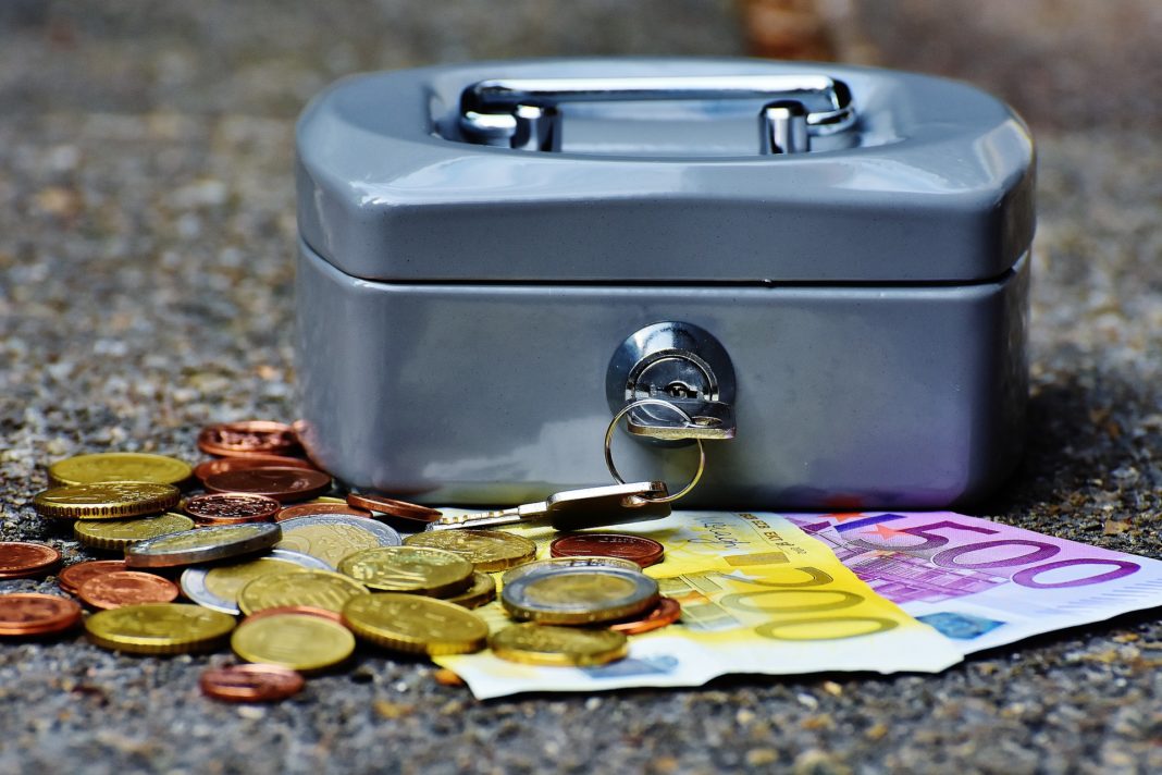 oesterreich:-banken-verlangen-horrende-spesen-beim-geldwechsel oesterreich:-banken-verlangen-horrende-spesen-beim-geldwechsel