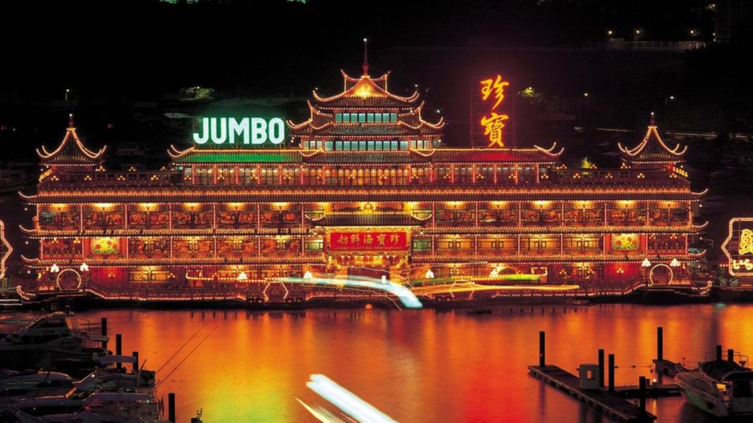 groesstes-restaurantschiff-der-welt:-untergang-der-“jumbo-kingdom”:-warum-in-hongkong-nun-versicherungsbetrug-gewittert-wird groesstes-restaurantschiff-der-welt:-untergang-der-“jumbo-kingdom”:-warum-in-hongkong-nun-versicherungsbetrug-gewittert-wird