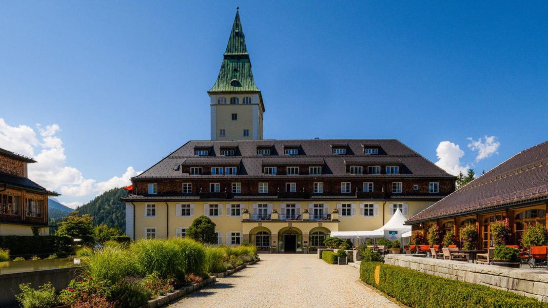 bei-garmisch-partenkirchen:-g7-hotel-schloss-elmau:-hier-naechtigen-ab-sonntag-die-maechtigen bei-garmisch-partenkirchen:-g7-hotel-schloss-elmau:-hier-naechtigen-ab-sonntag-die-maechtigen