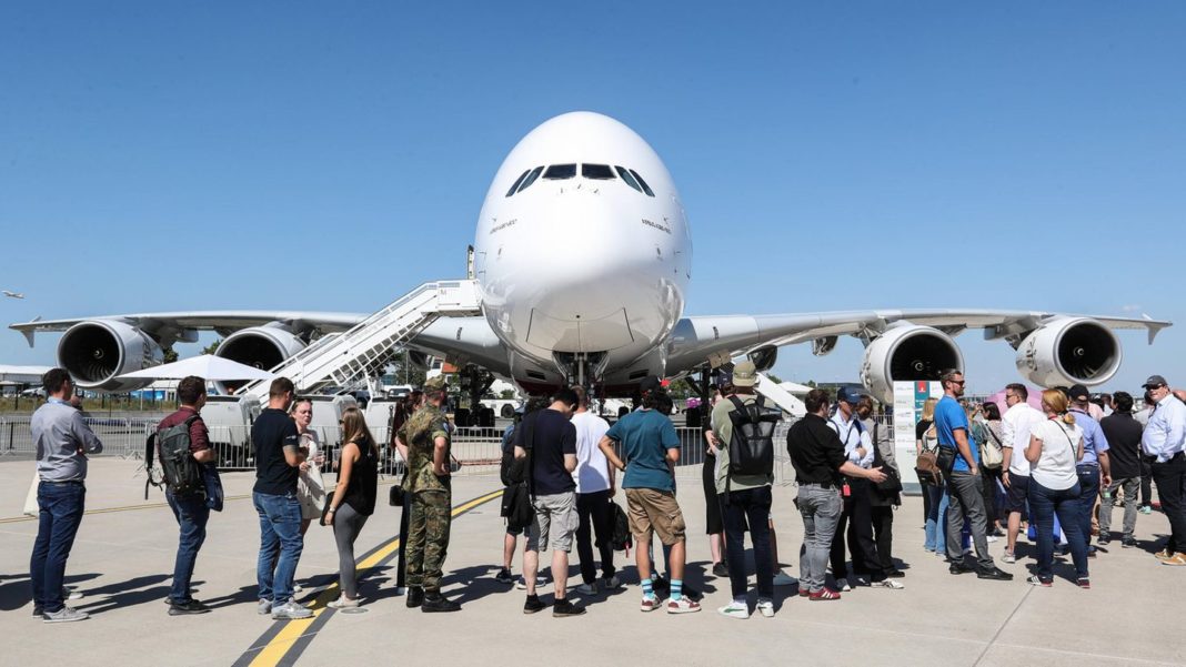 internationale-luftfahrt-ausstellung-:-raketen,-jets-und-satelliten-–-die-ila-2022-in-bildern