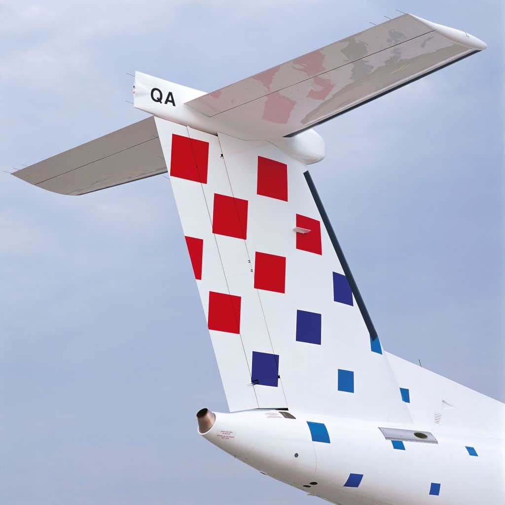 sarajevo:-croatia-airlines-dash-mit-loch-im-rumpf-gelandet sarajevo:-croatia-airlines-dash-mit-loch-im-rumpf-gelandet
