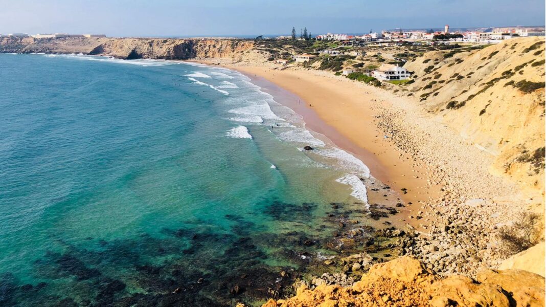 sagres,-portugal:-endlich!-endlich-wieder-urlaub!-gunnar-herbst-drueckt-in-portugal-auf-die-pausetaste