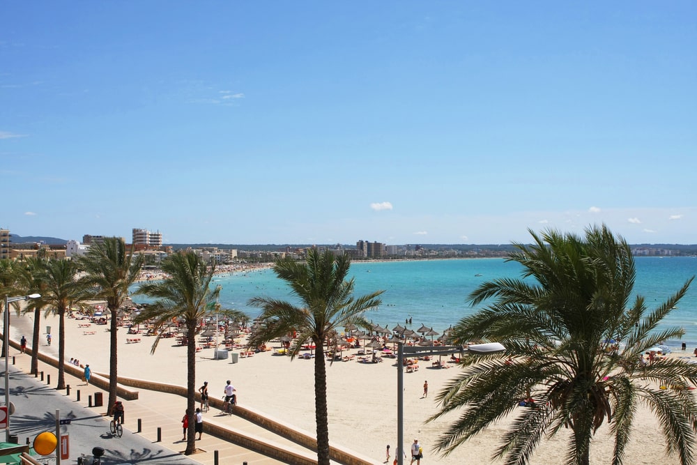 sonne,-strand-und-erholung-in-can-pastilla-auf-mallorca sonne,-strand-und-erholung-in-can-pastilla-auf-mallorca