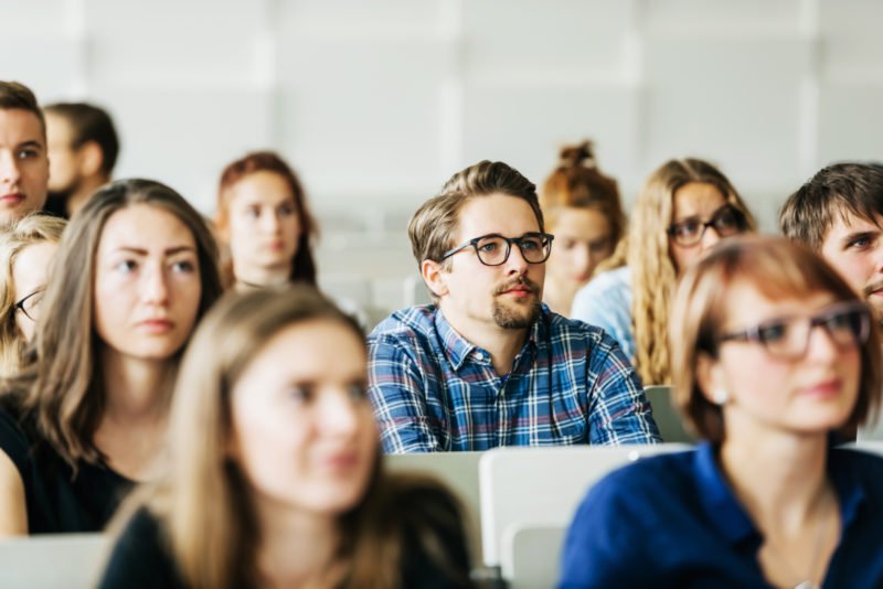 ein-sechsstelliges-gehalt-in-reichweite:-diese-analyse-zeigt,-mit-welchem-abschluss-ihr-zu-spitzenverdienern-werden-koennt ein-sechsstelliges-gehalt-in-reichweite:-diese-analyse-zeigt,-mit-welchem-abschluss-ihr-zu-spitzenverdienern-werden-koennt