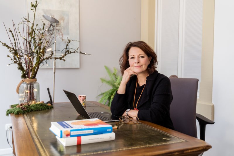 „wer-keine-fehler-macht,-kann-auch-nicht-kritisiert-werden“:-psychologin-stefanie-stahl-ueber-perfektionismus-–-und-wie-man-ihn-ablegt „wer-keine-fehler-macht,-kann-auch-nicht-kritisiert-werden“:-psychologin-stefanie-stahl-ueber-perfektionismus-–-und-wie-man-ihn-ablegt