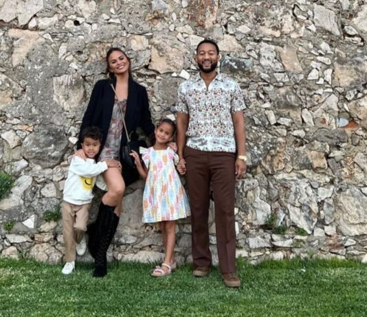 John Legend + Chrissy Teigen: Eine Familie geht auf Europa-Tournee john-legend-+-chrissy-teigen:-eine-familie-geht-auf-europa-tournee