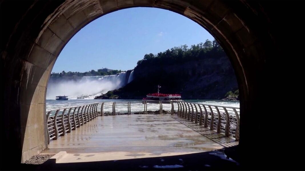 kanada:-atemberaubender-blick-auf-die-niagarafaelle:-mehr-als-100-jahre-alter-tunnel-fuer-oeffentlichkeit-geoeffnet kanada:-atemberaubender-blick-auf-die-niagarafaelle:-mehr-als-100-jahre-alter-tunnel-fuer-oeffentlichkeit-geoeffnet