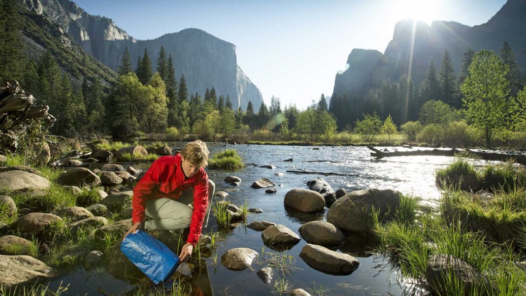 outdoor-ausruestungstipps:-diese-elf-dinge-gehoeren-in-jeden-rucksack outdoor-ausruestungstipps:-diese-elf-dinge-gehoeren-in-jeden-rucksack
