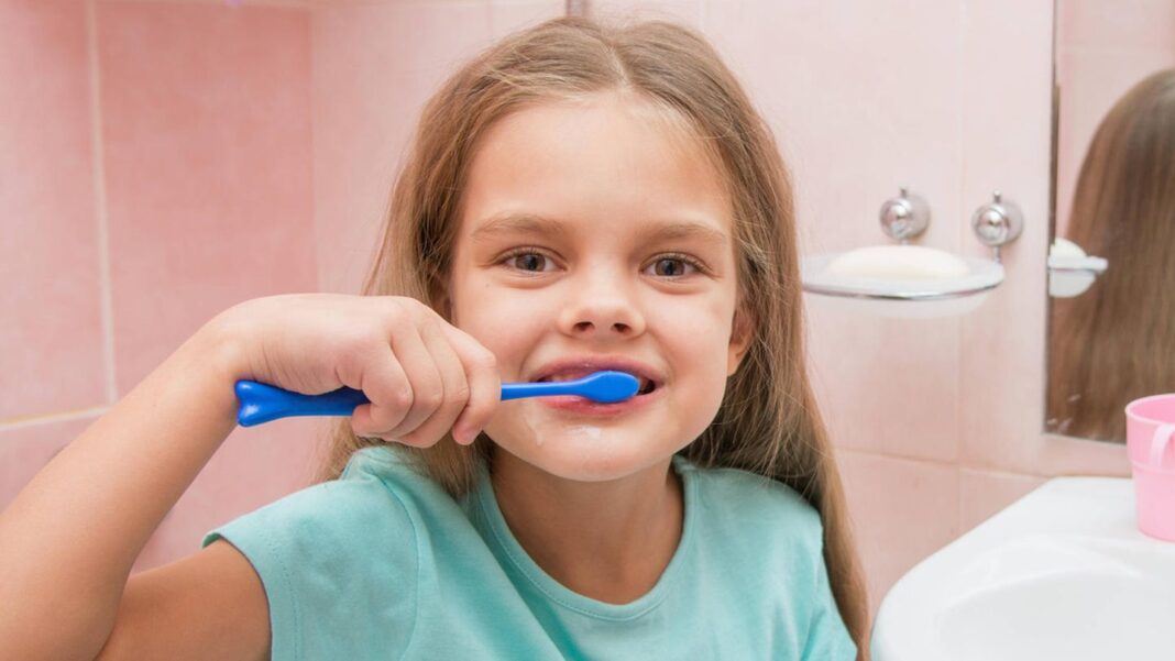 hygiene-tipp:-zahnpflege:-warum-sie-nach-dem-zaehneputzen-nicht-den-mund-ausspuelen-sollten hygiene-tipp:-zahnpflege:-warum-sie-nach-dem-zaehneputzen-nicht-den-mund-ausspuelen-sollten