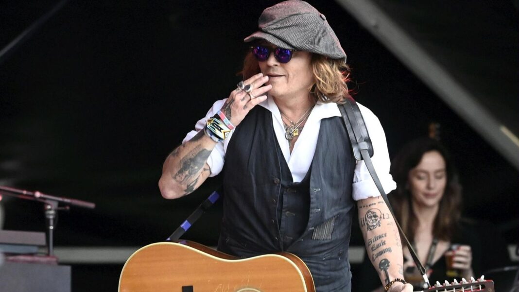 “tollwood-festival”:-johnny-depp-rockt-muenchen-–-mit-einem-seitenhieb-auf-den-heard-prozess