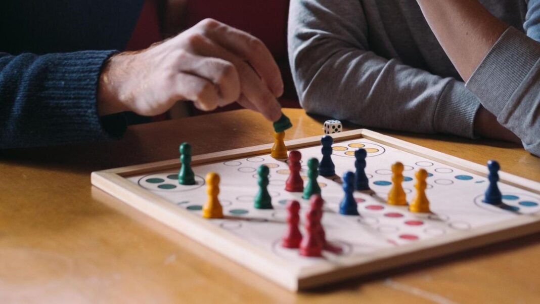 gesellschaftsspiele:-catan-und-co:-spiele-machen-nicht-nur-spass,-sondern-auch-fit-fuer-den-alltag gesellschaftsspiele:-catan-und-co:-spiele-machen-nicht-nur-spass,-sondern-auch-fit-fuer-den-alltag