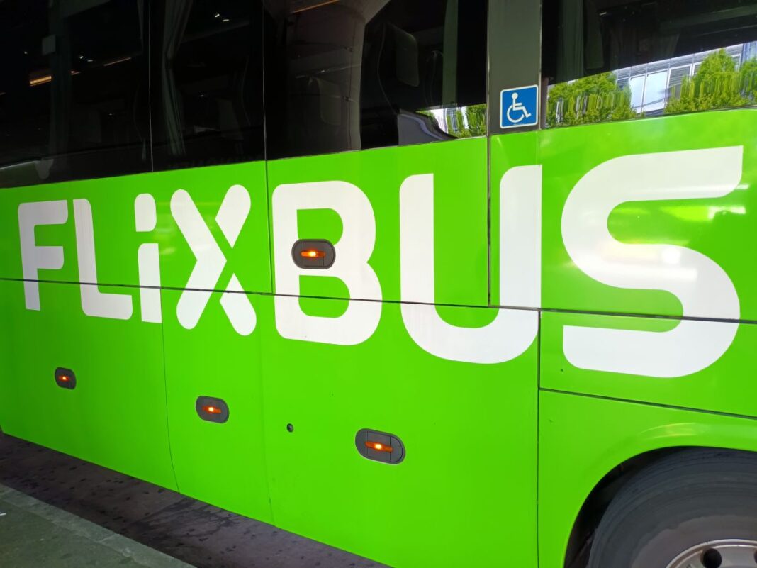 usa:-flix-stellt-flixbus-und-greyhound-unter-gemeinsame-holding usa:-flix-stellt-flixbus-und-greyhound-unter-gemeinsame-holding