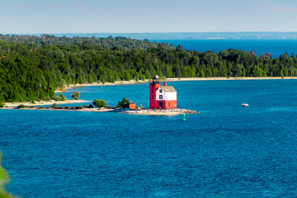 mackinac-island-–-erholung-in-michigangs-natuerlichem-inselpanorama mackinac-island-–-erholung-in-michigangs-natuerlichem-inselpanorama