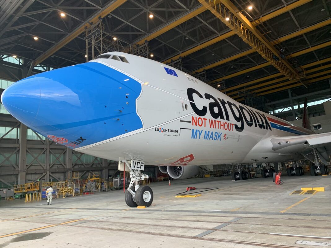 b777-8f:-cargolux-bleibt-boeing-treu