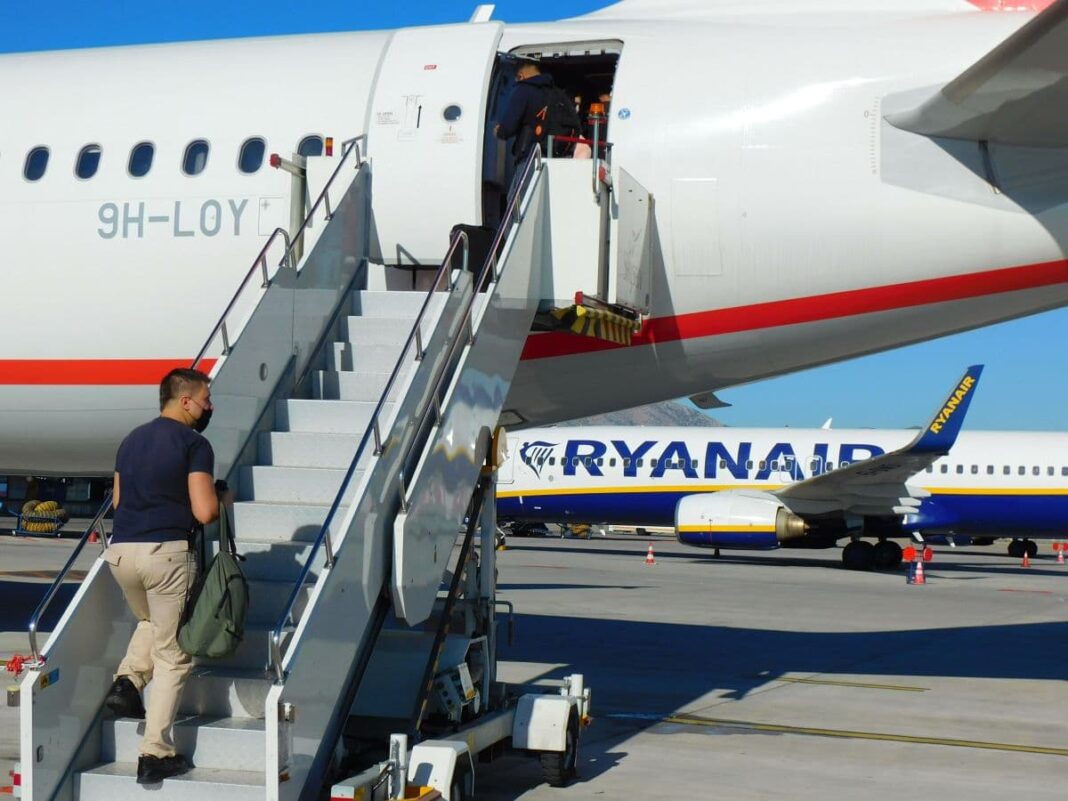 sansted:-ehemaliger-lauda-europe-flugbegleiter-wegen-saufgelage-vor-gericht