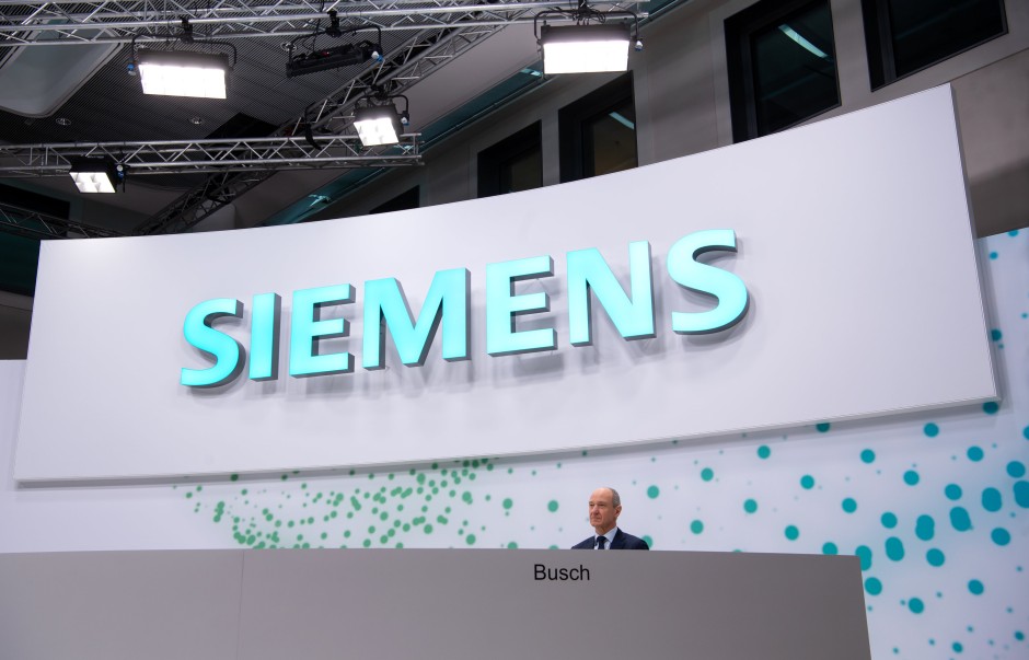 erster-verlust-seit-2010:-siemens-leidet-unter-seinen-altlasten erster-verlust-seit-2010:-siemens-leidet-unter-seinen-altlasten
