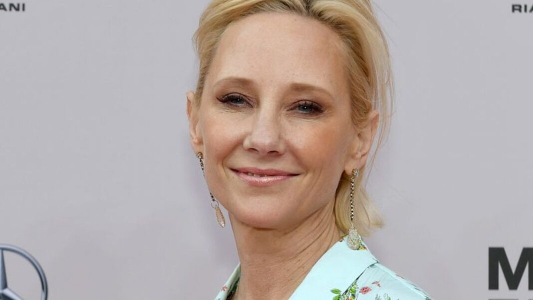 us-schauspielerin:-trauer-um-anne-heche:-schauspielerin-nach-unfall-gestorben us-schauspielerin:-trauer-um-anne-heche:-schauspielerin-nach-unfall-gestorben
