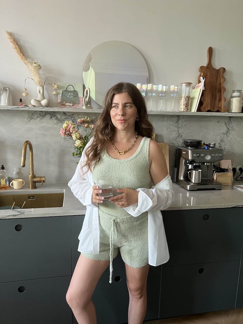das-perfekte-weisse-hemd-und-loungewear-basics-von-uniqlo das-perfekte-weisse-hemd-und-loungewear-basics-von-uniqlo