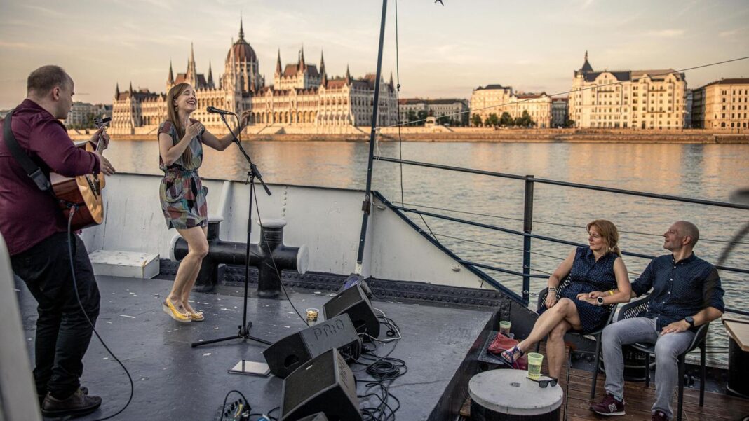reise:-in-das-land-von-orban-reisen?-wer-die-liberalen-geister-von-budapest-kennenlernen-will,-sollte-das-unbedingt-tun reise:-in-das-land-von-orban-reisen?-wer-die-liberalen-geister-von-budapest-kennenlernen-will,-sollte-das-unbedingt-tun