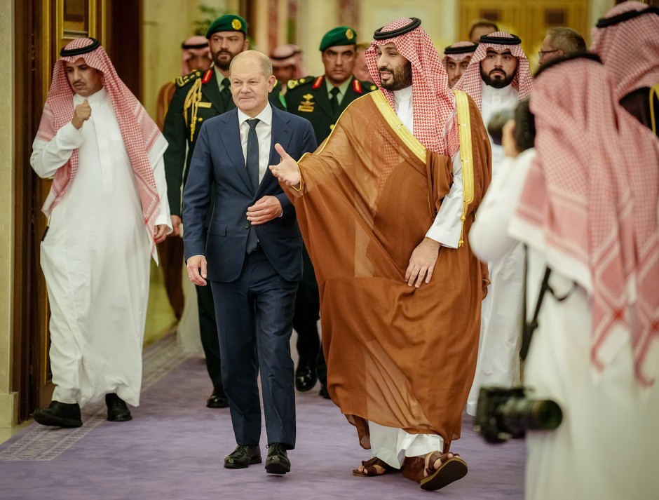 olaf-scholz-am-golf:-mehr-als-eine-einkaufstour olaf-scholz-am-golf:-mehr-als-eine-einkaufstour