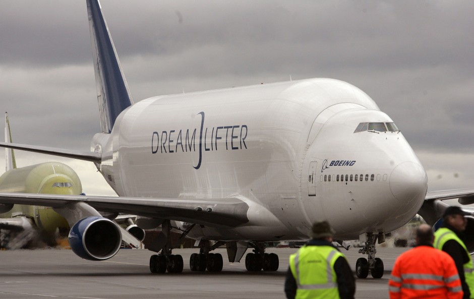 bei-atlantikueberquerung:-boeing-riesenflieger-verliert-rad-bei-start bei-atlantikueberquerung:-boeing-riesenflieger-verliert-rad-bei-start